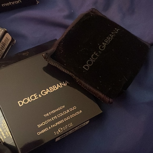 The eyeshadow - Picture 2 of 4